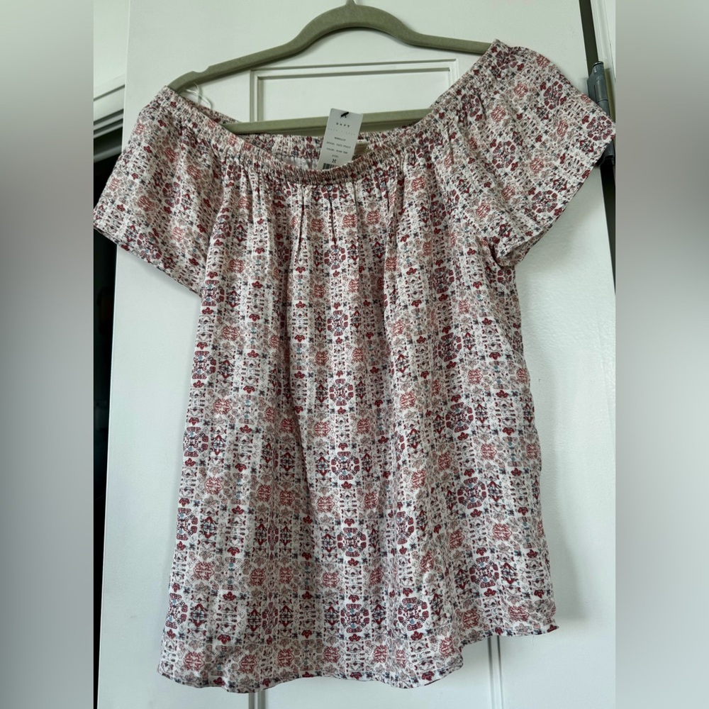 Adorable Soft Joie off shoulder 🌹 - Picture 4 of 5